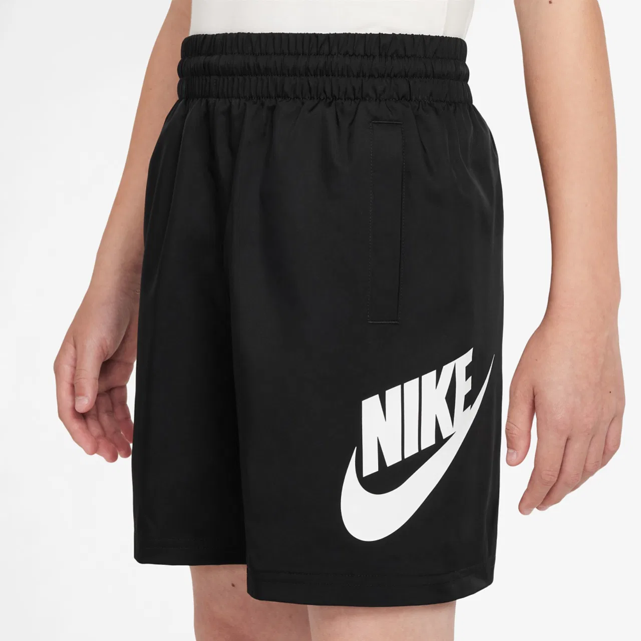 Шорты для мальчиков NSW Club HBR Woven 6 Inch Nike, белый/черный — фото 3