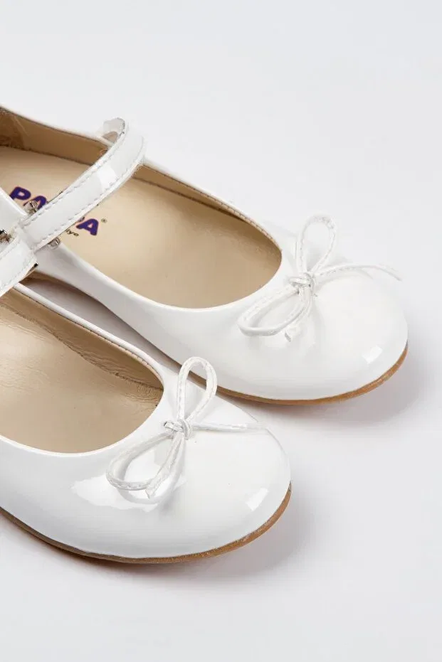 Детские балетки для девочек лакированные белые Paqpa, White Patent Leather — фото 4