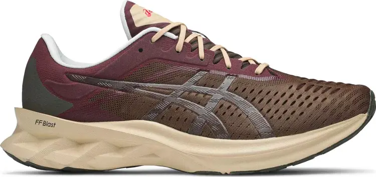 

Кроссовки novablast 'brown burgundy' Asics, коричневый