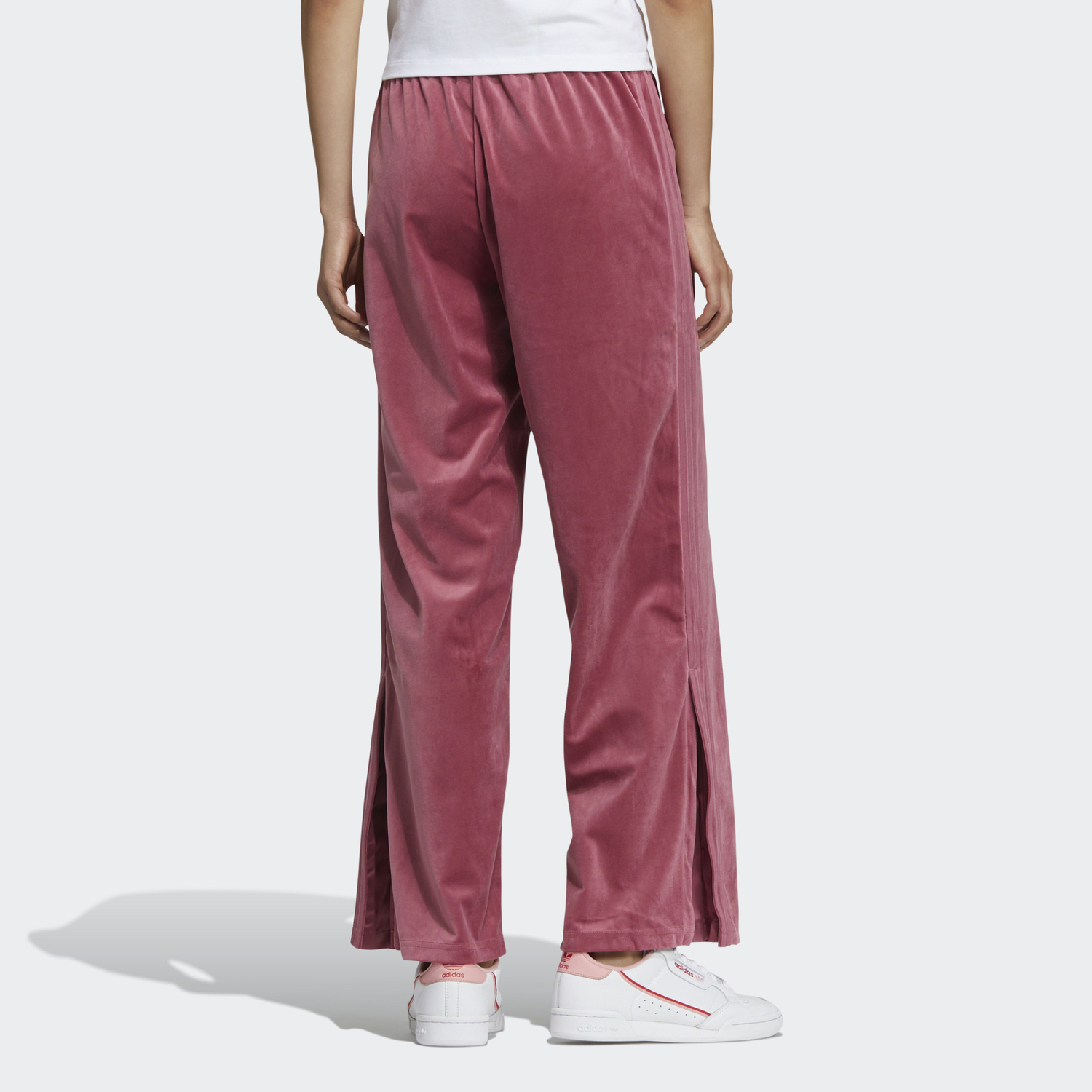 Футболка Adidas Originals тёмного красно-фиолетового цвета — фото 4