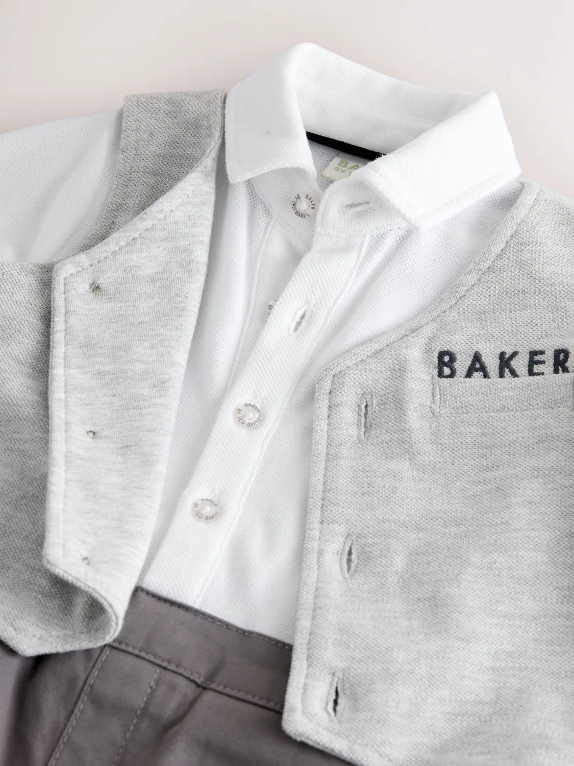 Комбинезон Smart Rompersuit Baker by Ted Baker, серый — фото 3
