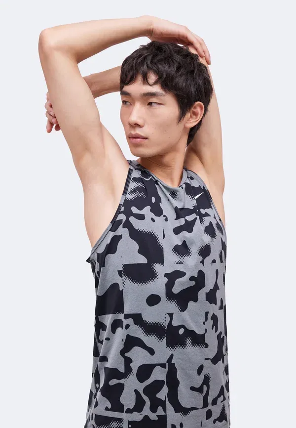 Топ дышащий Hyverse tank - top Nike Performance, Smoke Grey, White, белый/черный/серый — фото 4