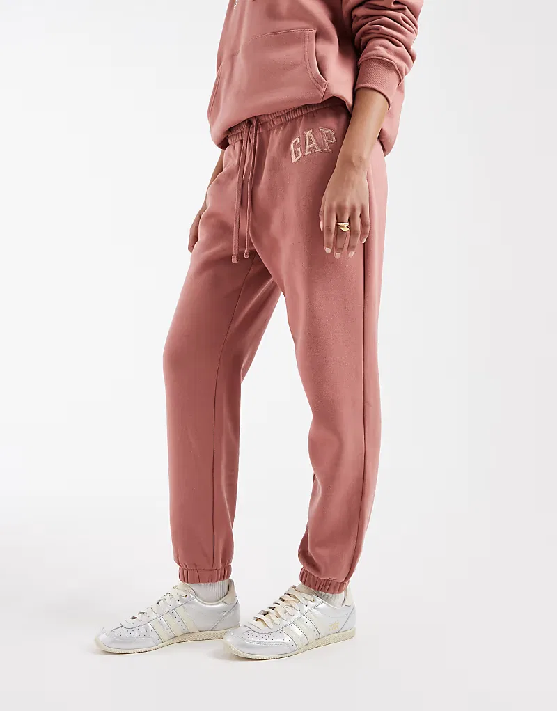 Спортивные брюки GAP Everyday с манжетами и логотипом, лососево-розовый — фото 3