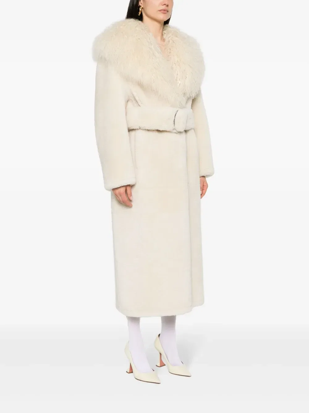 Шуба макси из овчины Jacquemus, белый — фото 3