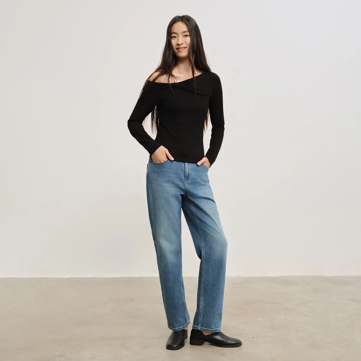 Женские джинсы прямого кроя Medium Washed GAP — фото 4