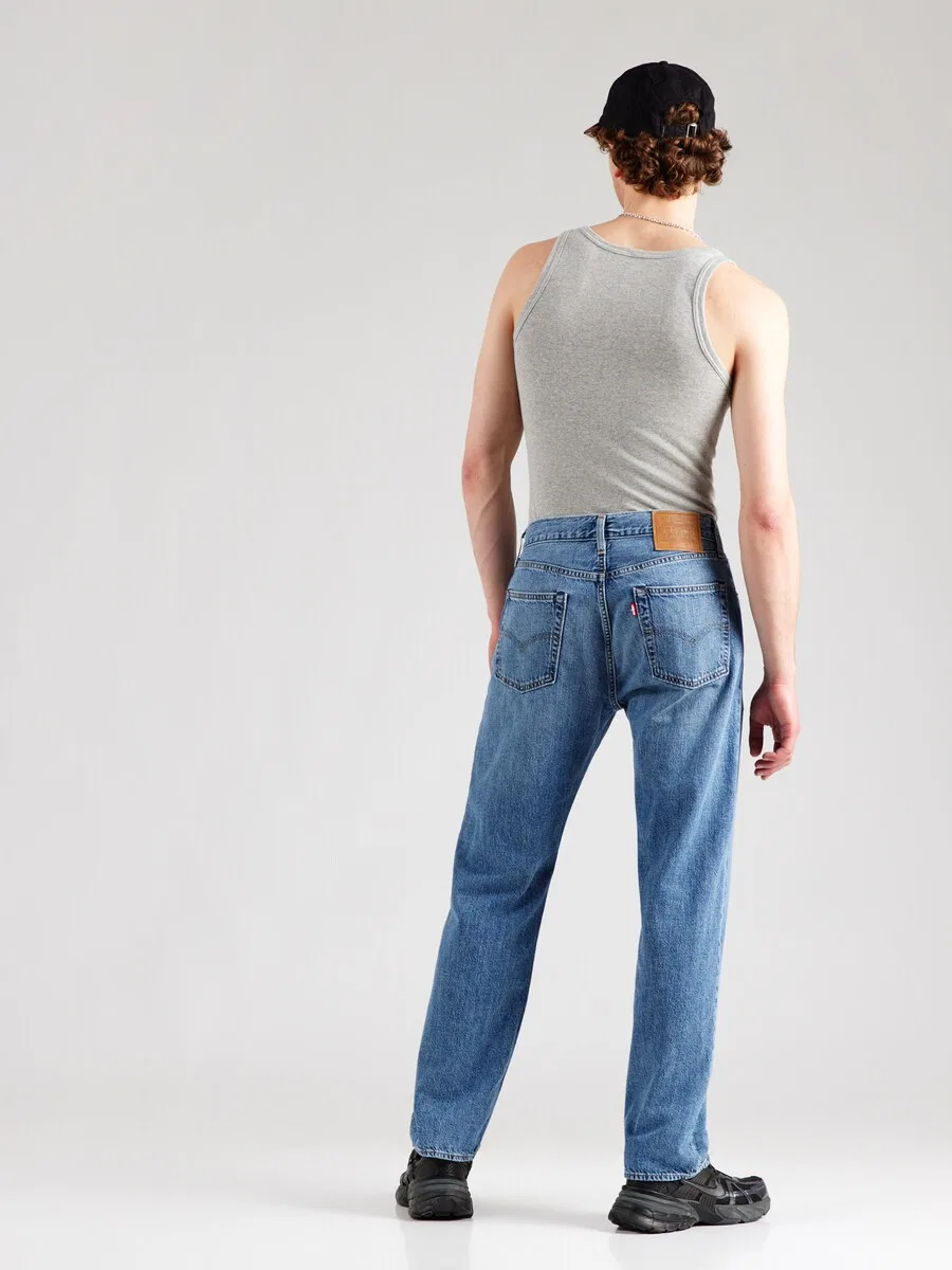 Джинсы LEVI'S Regular '555' синего цвета — фото 4