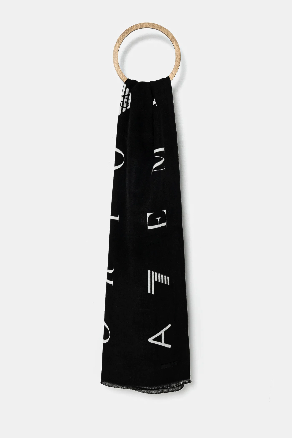 

Шарф EA7 Emporio Armani, черный
