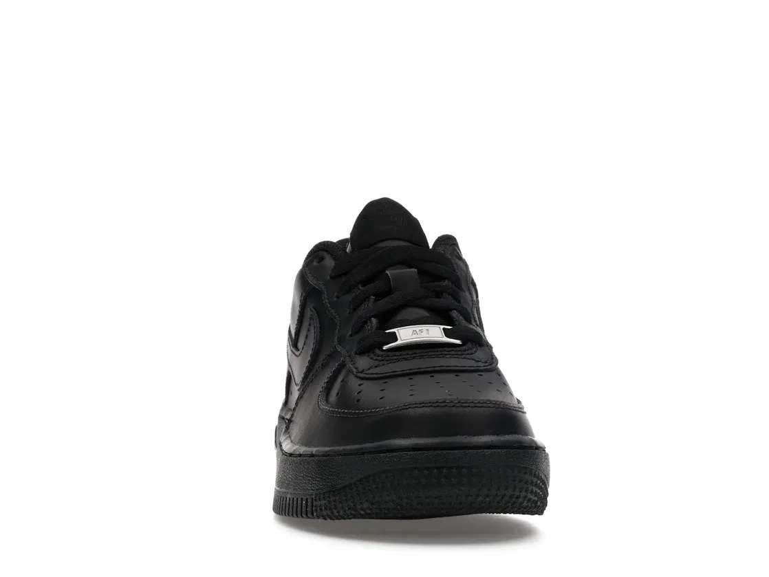 Детские кроссовки на шнуровке с перфорацией Nike Air Force 1 Low LE, Black/Black — фото 2