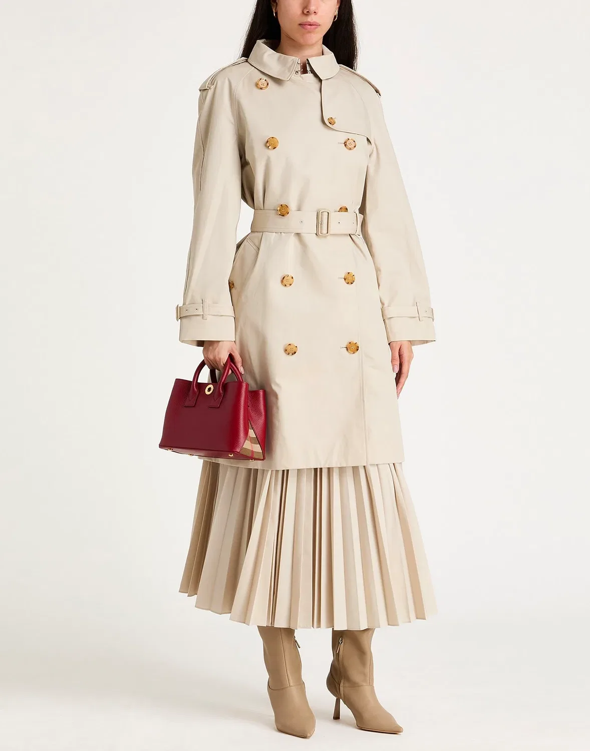 Женское тренчкот с поясом Burberry, бежевый — фото 2