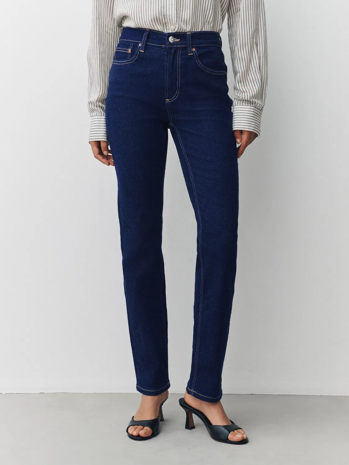 Джинсы Slim Mid Rise Stretch Next, Indigo Blue — фото 2