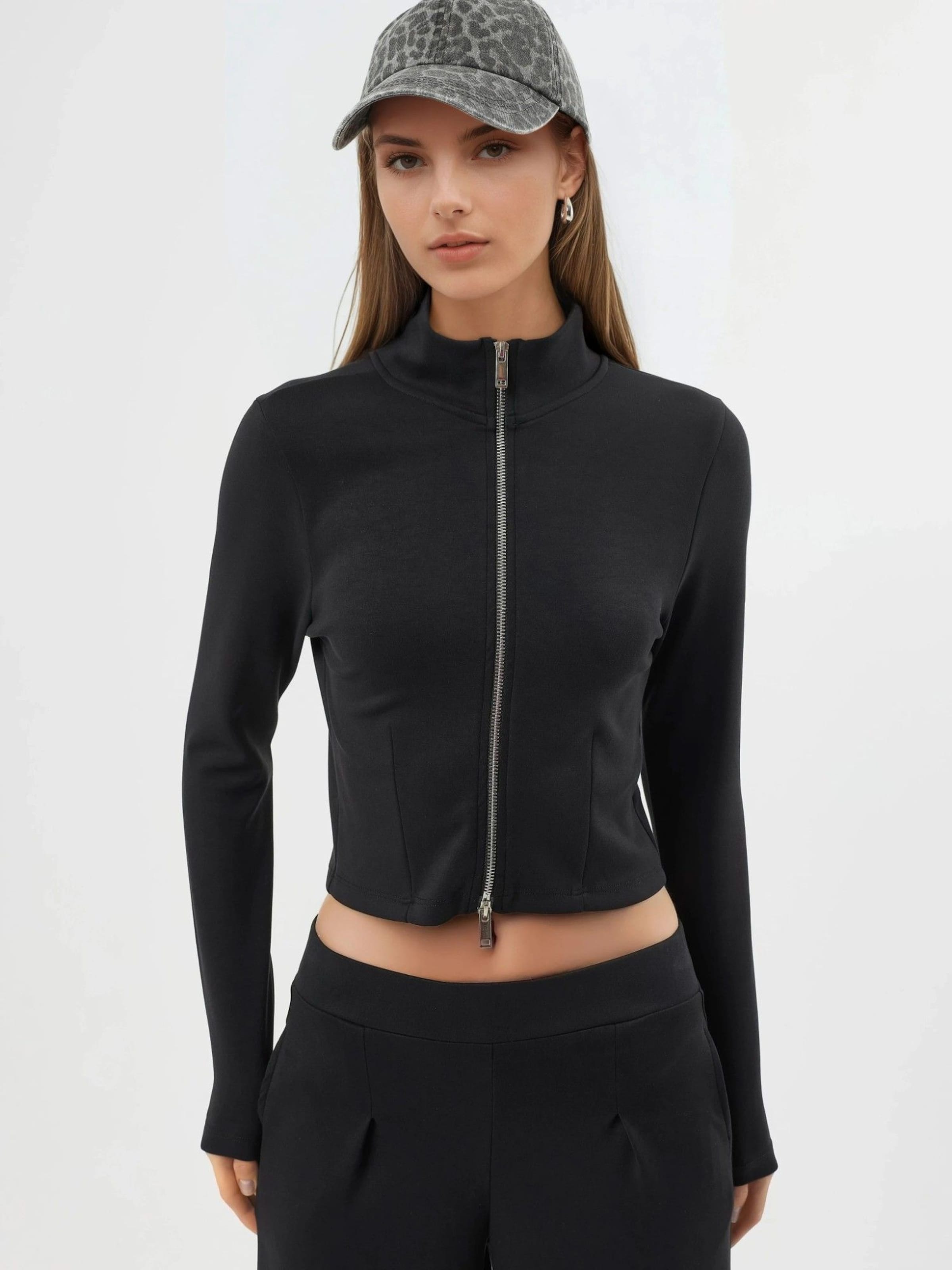 

Busem Куртка для межсезонья в черном цвете