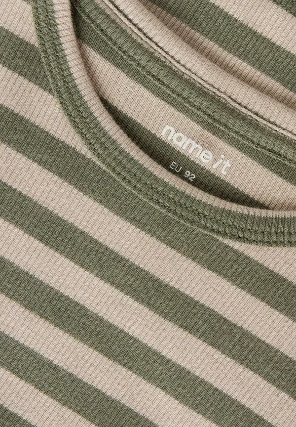 Топ длинный рукав Nmnbanio ls xsl top noos unisex Name It, dusty olive, оливковый — фото 4