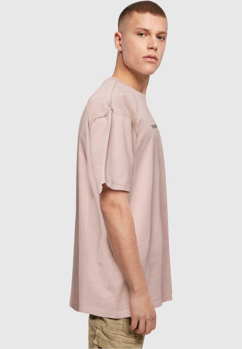 

Футболка с принтом NEVER GIVE UP HEAVY OVERSIZED Merchcode, розовый