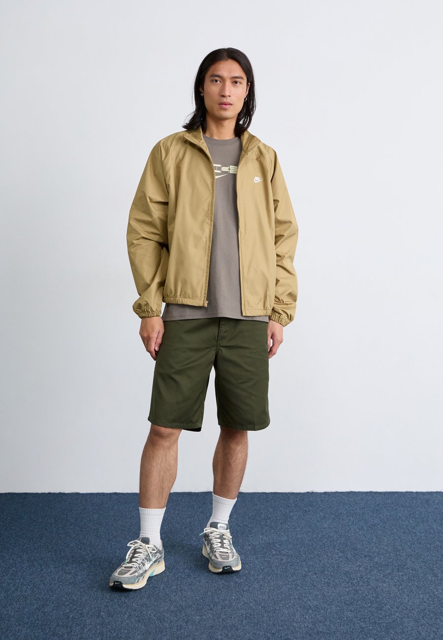 Куртка Nike Sportswear CLUB, Parachute Beige/White/Beige — фото 2