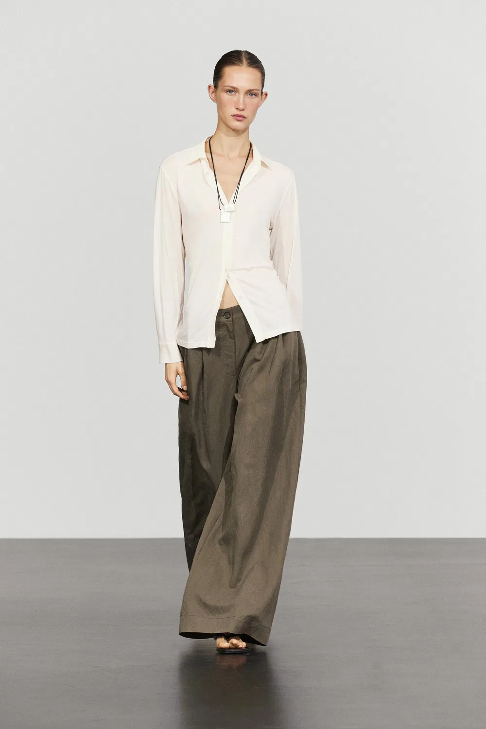 Брюки Massimo Dutti, технические, широкие, со складками, Mole Brown