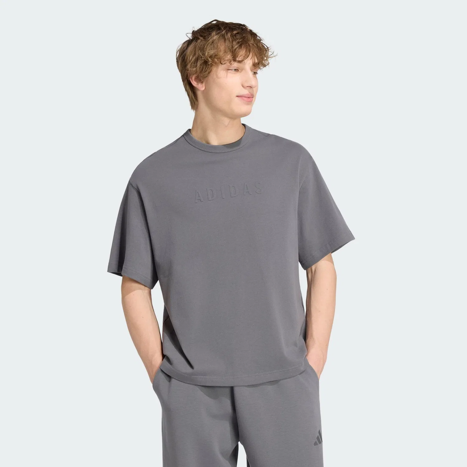 Мужская свободная футболка Soft Lux Grafik Adidas, Kohlengrau