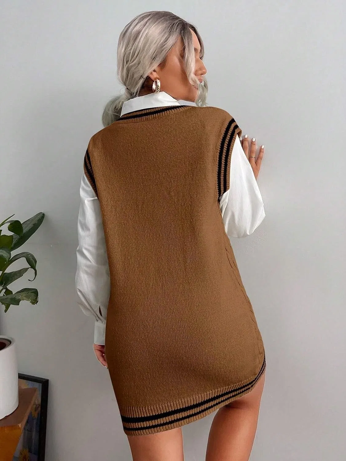 Женское трикотажное платье с V-образным вырезом и полосками, Brown — фото 3