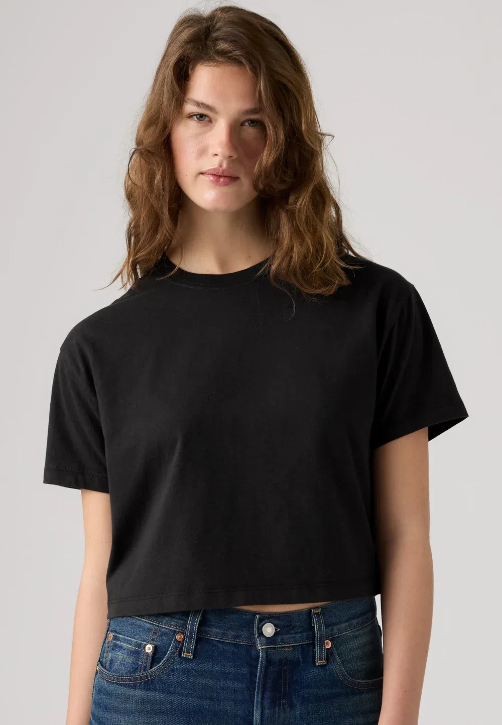 Укороченная футболка на каждый день - базовая футболка Levi'S, Anthracite Night — фото 3