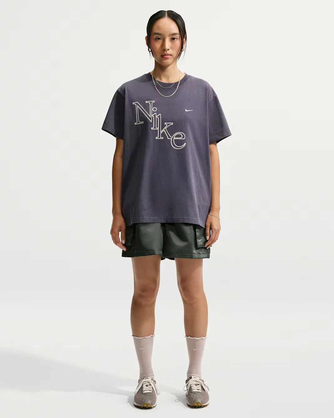 Женская футболка оверсайз Nike Sportswear Classic, Gridiron — фото 4