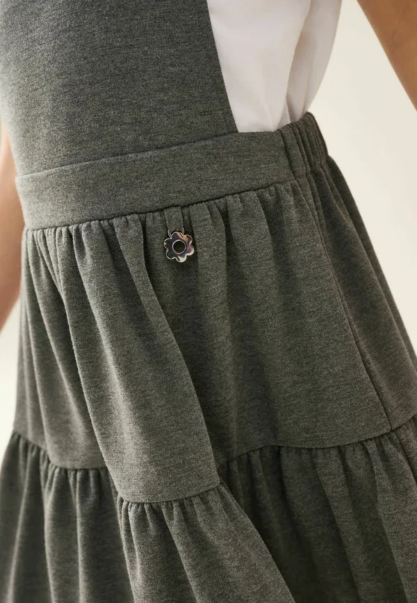 Платье школьное сарафан из полиэстера Tiered Pinafore School Dress Next, grey, серый — фото 4