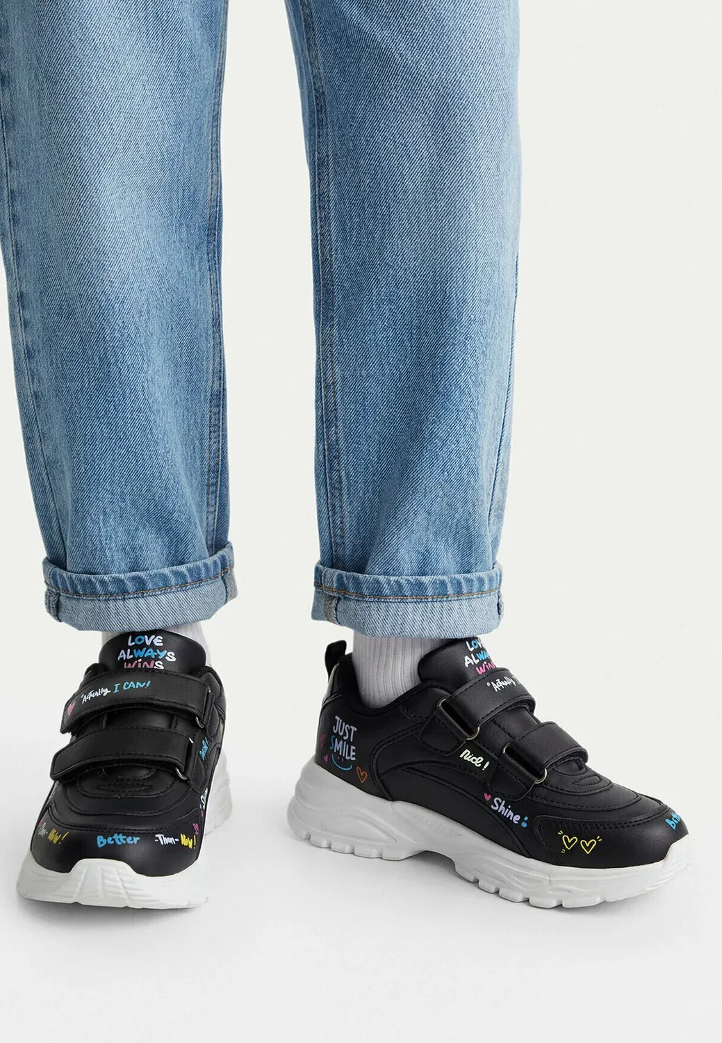 Девушка в кроссовках 5907964244448 - кроссовки Deezee, Black
