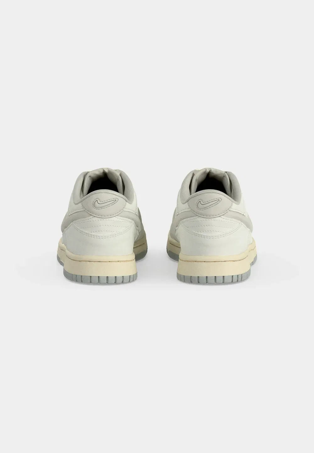 Кроссовки Dunk lv8 унисекс Nike Sportswear, Sail/Light Bone/Coconut Milk/Light Silver-Coloured — фото 4