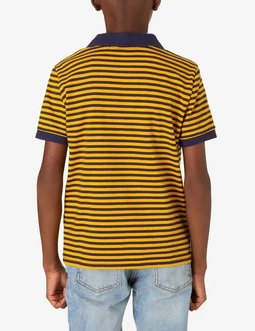 Футболка поло U.S. Polo Assn. Boys Yarn Dye Multi Stripe, темно-желтый/темно-синий — фото 2