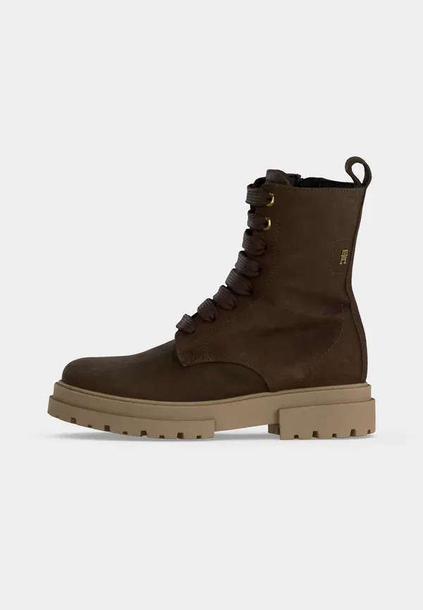 Ботинки из замши Kessy Unisex Lace-up Ankle Boots Tommy Hilfiger Dark Brown, темно-коричневый — фото 2