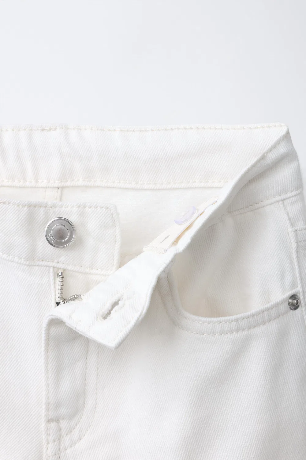 Джинсы с широкими штанинами и вязаными цветами ZARA, White — фото 3