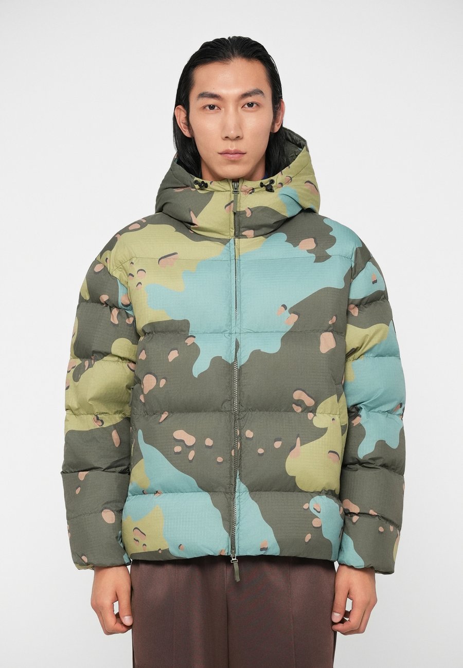 

Куртка EA7 Emporio Armani MOUNTAIN ECO HOODED JACKET GRAPHIC, Green /Multi-Coloured