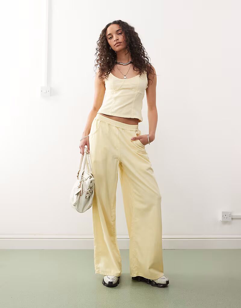 

Свободные брюки XL из льняного материала цвета пахты Collusion