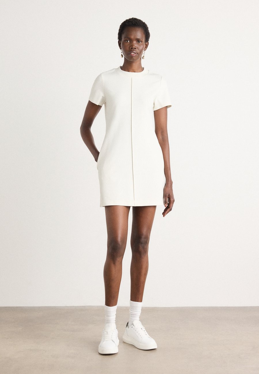 

Платье Calvin Klein Jeans MILANO T SHIRT DRESS, Tofu/Off-White