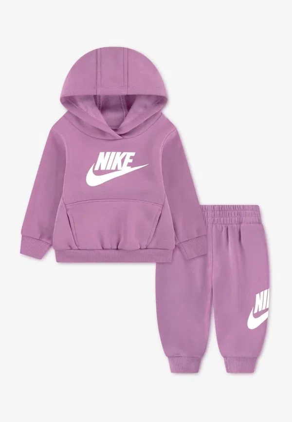 Брюки из комплекта, принт, Club set, Nike Sportswear, Light Magenta, светло-пурпурный