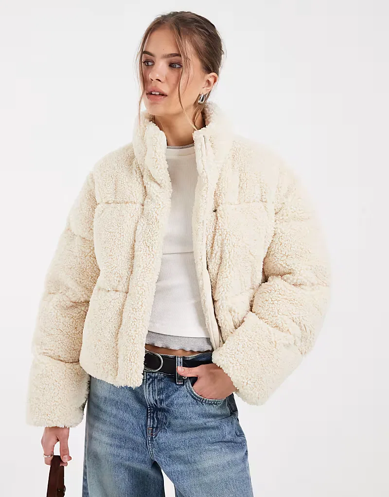 Укороченная пуховая куртка Levi's Brynn Borg, кремовый — фото 4