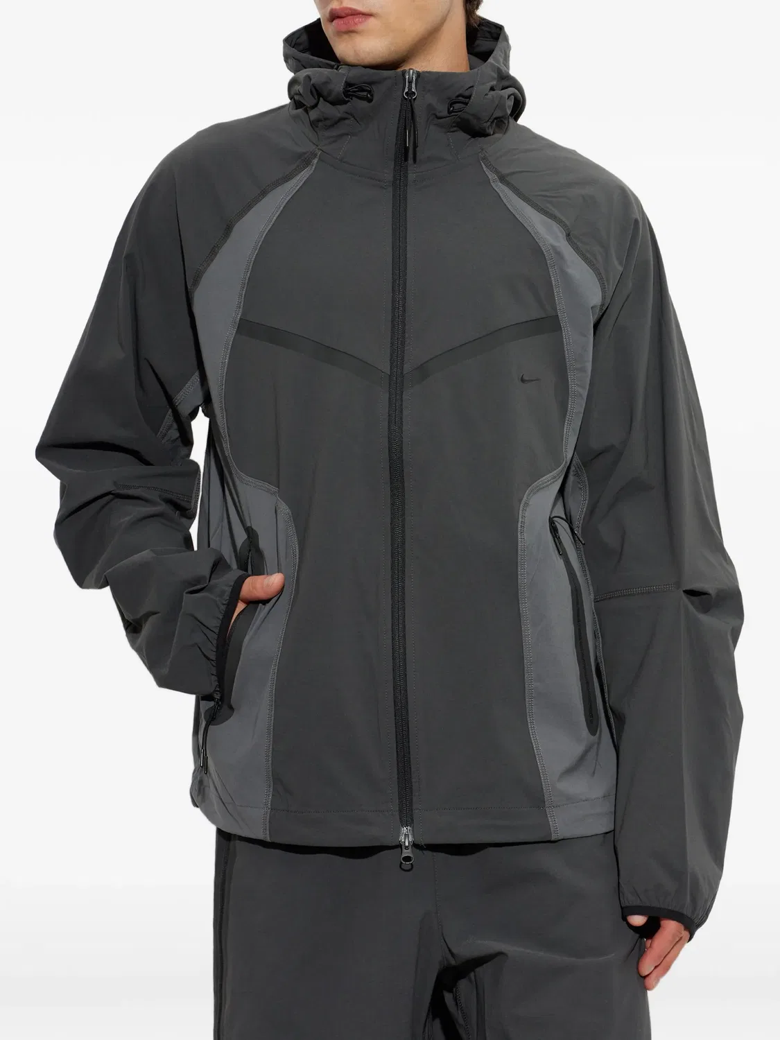 Куртка Windrunner Dri-FIT колор-блок серая Nike, серый — фото 4