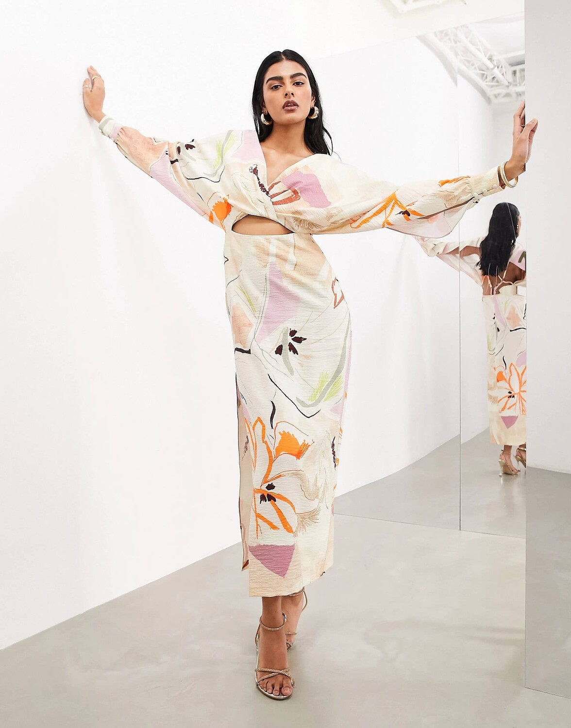 

Платье-макси Asos Edition Straps Floral Pattern And Decorative Stripes, бежевый/сиреневый/желтый