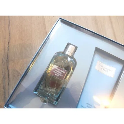 Набор парфюмерный First Instinct Blue Abercrombie & Fitch, 50 мл EdP и 100 мл лосьон для тела