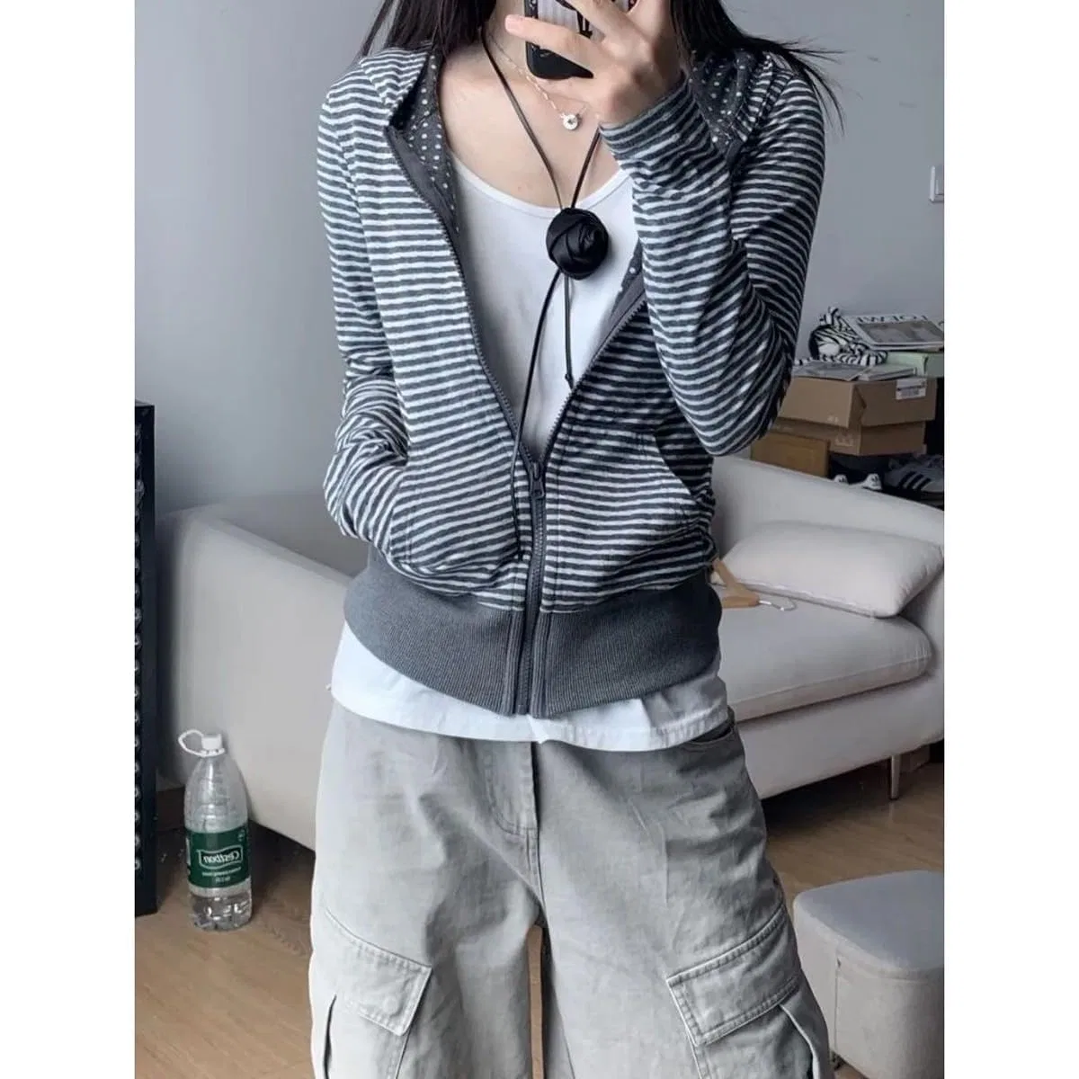 Женский худи с принтом Y2k Striped Hoodie, Grey — фото 3