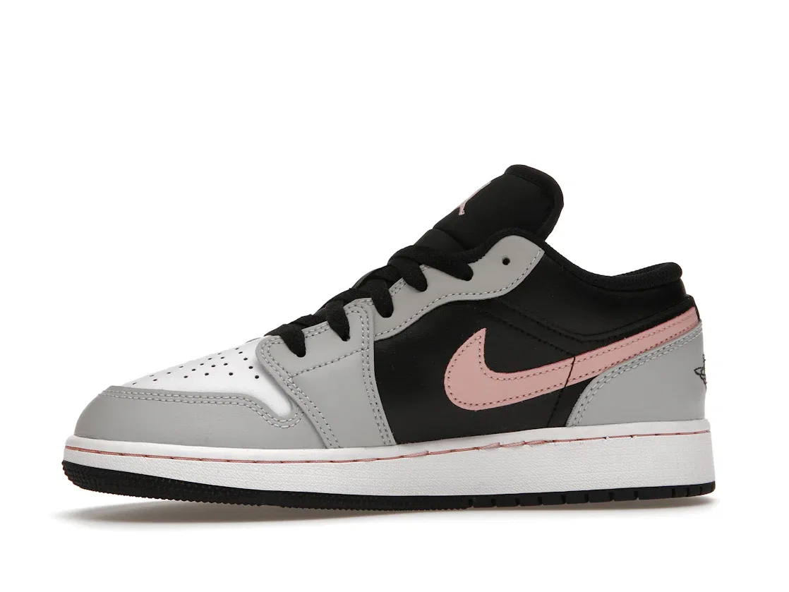 Детские кроссовки Lifestyle Jordan 1 Low, Black/Grey/Pink — фото 3