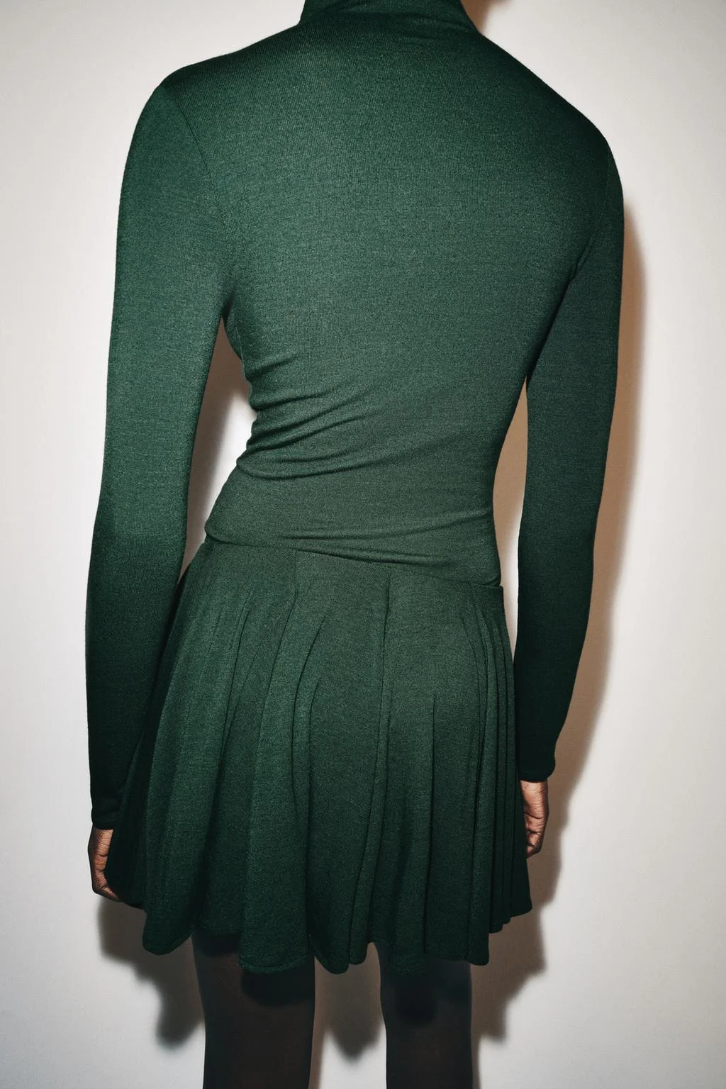Юбка Zara короткая расклешенная, темно-зеленый — фото 4