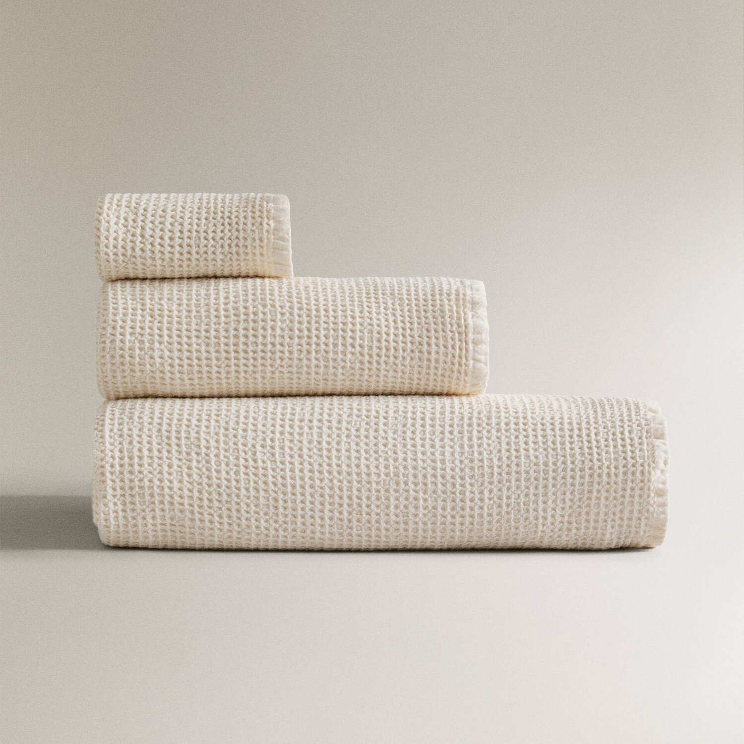

Полотенце Zara Home Waffle-Texture, желтовато-белый