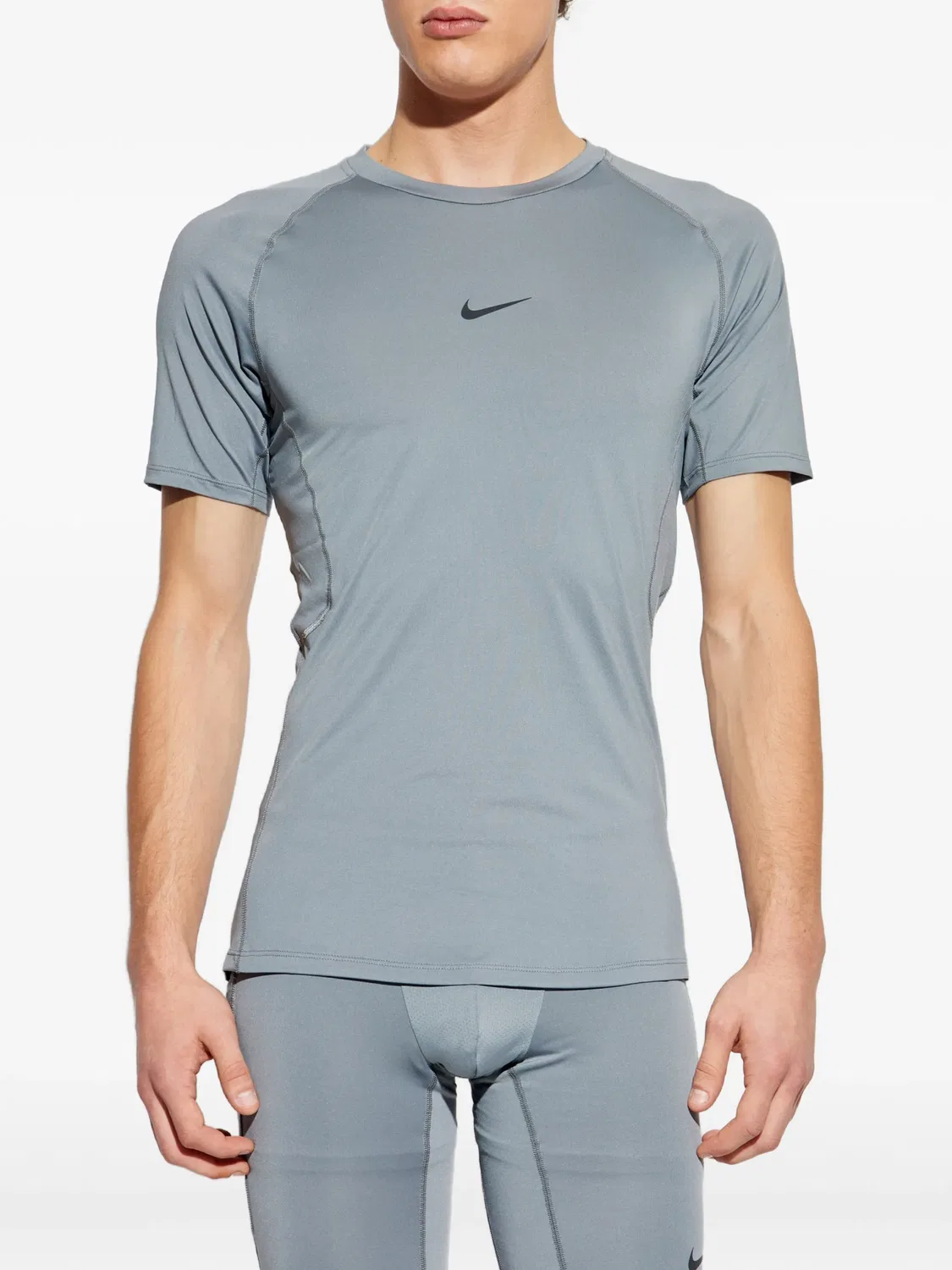 Облегающий топ Nike Pro Dri-FIT с короткими рукавами, серый — фото 3