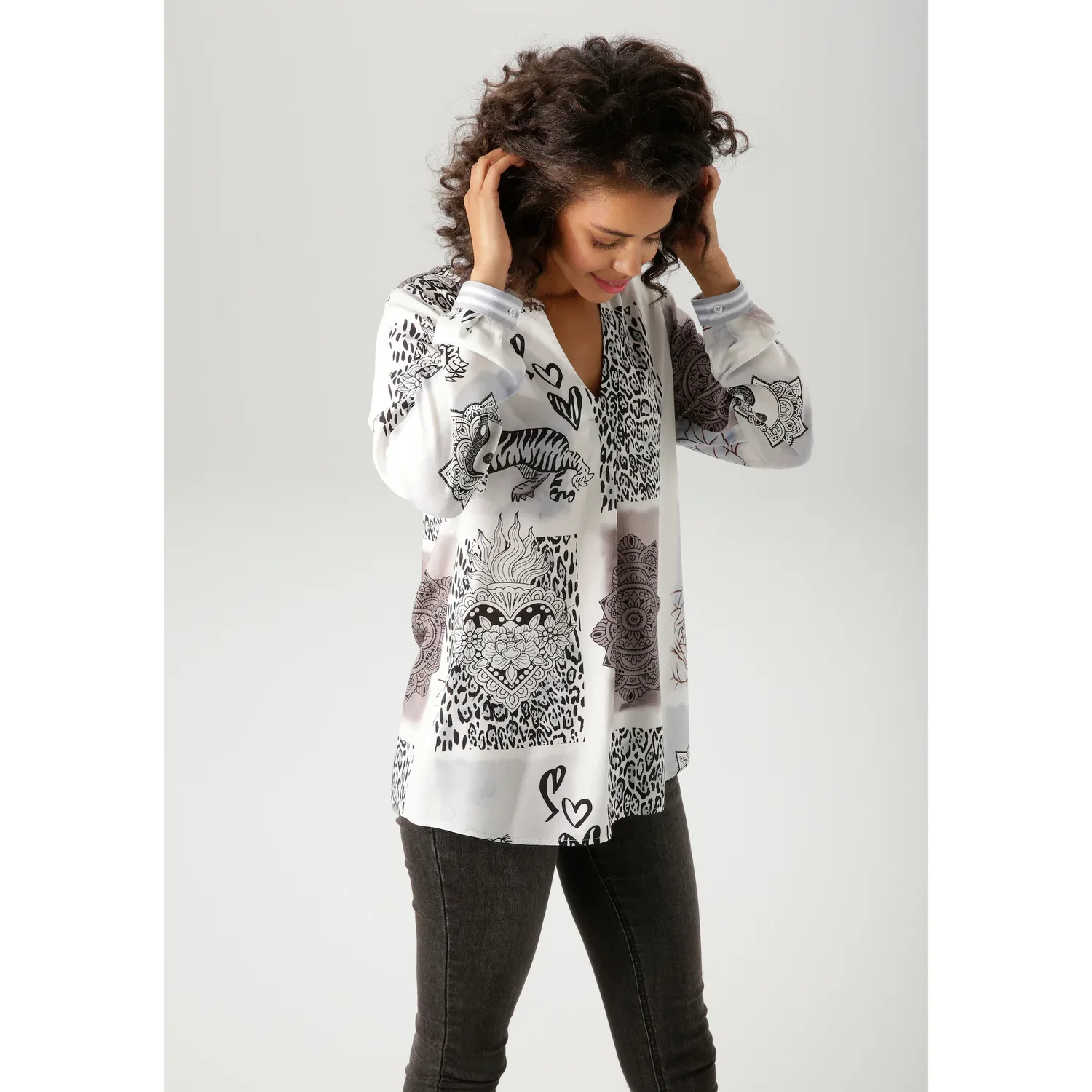 Женская блуза с V-образным вырезом в стиле пэчворк Aniston CASUAL, WollWhite-Schwarz-Taupe-Hellblau