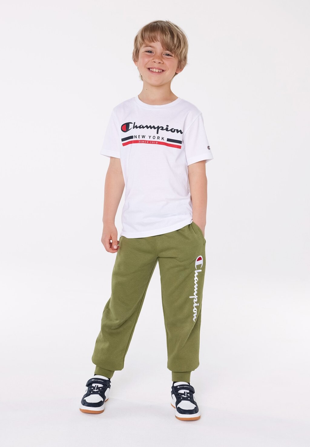 

Футболка GRAPHIC CREWNECK UNISEX Champion, белый