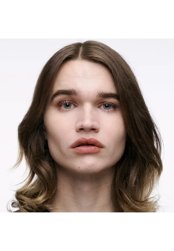 Консилер 36-часовой стойкости Studio Fix 36hr Smooth Angles Concealer Mac NW10 7 мл, цвет nw10 — фото 4