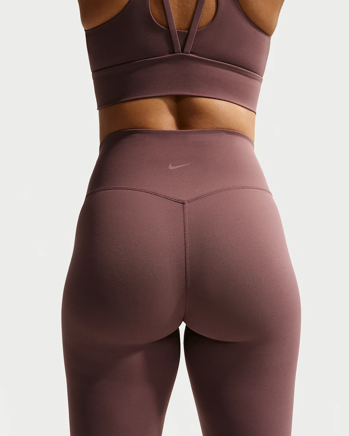 Женские леггинсы с высокой талией и расклешенными штанинами Nike Zenvy, без переднего шва, Tattoo/White — фото 3