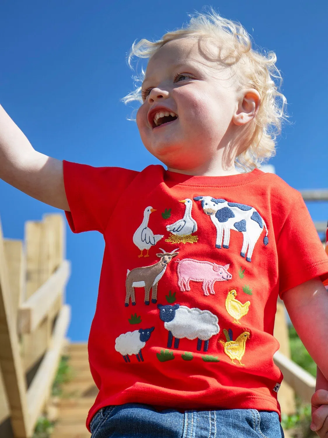 Футболка с аппликацией Little Creature Frugi, красный