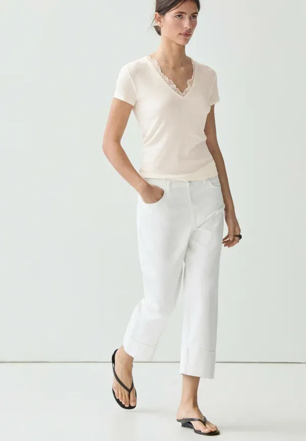 Футболка с v-образным вырезом Lace-Detail Massimo Dutti, бежевый — фото 4