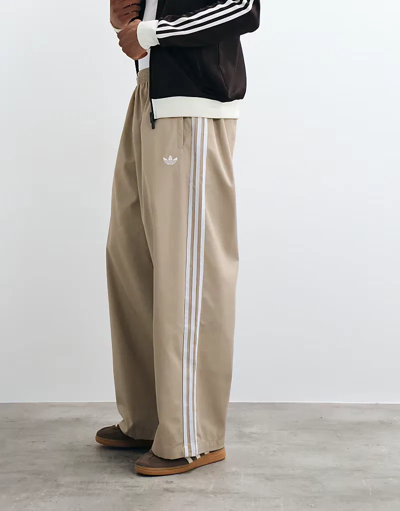 Твиловые брюки Adidas Originals светло-хаки