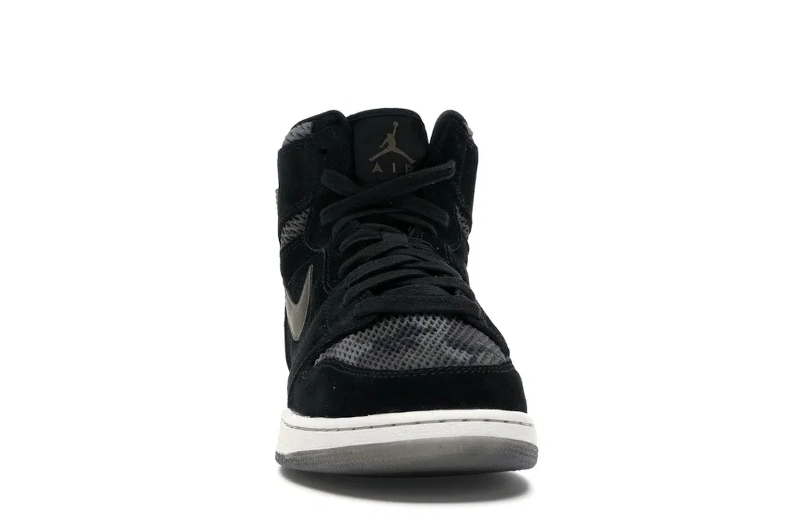 Детские кроссовки для девочек с камуфляжным принтом Jordan 1 Retro High Jordan, Black/Black-Metallic Field-Light Bone — фото 2
